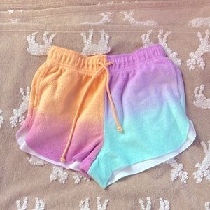 Pastel shorts and very colorful full of light drawstrings